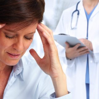 woman-having-a-migraine-headache